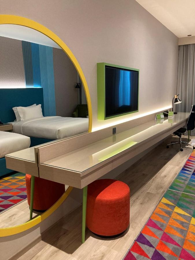Deluxe Room 2 Twin Beds Complimentary Transfer to La Mer Beach Dubai Mall or Burj Khalifa Metro Station