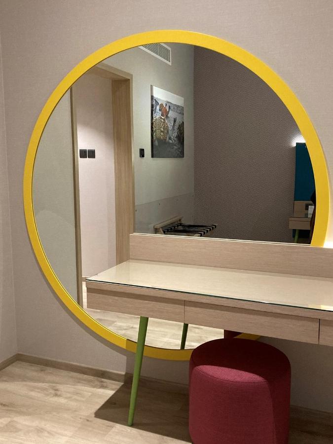 Economy Room 1 King Bed Complimentary Transfer to La Mer Beach Dubai Mall or Burj Khalifa Metro Station
