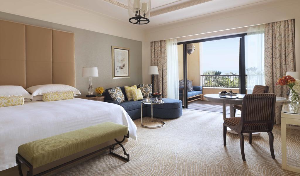 Deluxe Resort View King Room