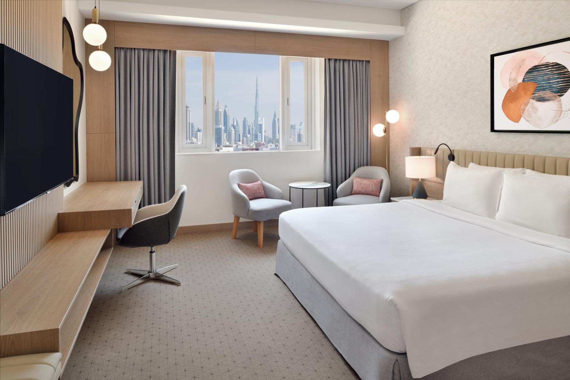 Standard King Room Club Floor