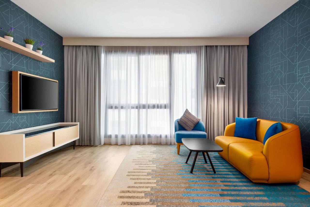 Executive Suite Kitchenette 1 King Bed Complimentary Transfer to La Mer Beach Dubai Mall or Burj Khalifa Metro Station