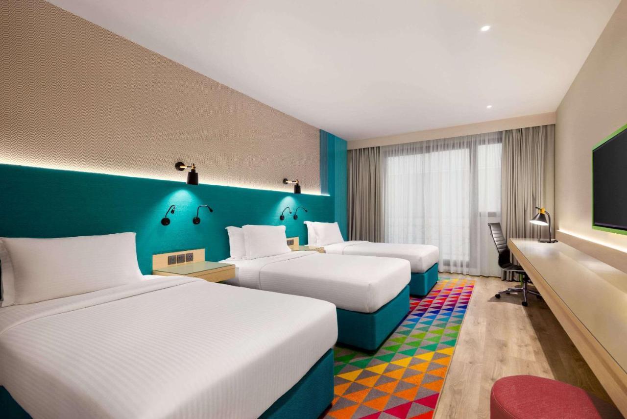 Family Room Three Single Beds