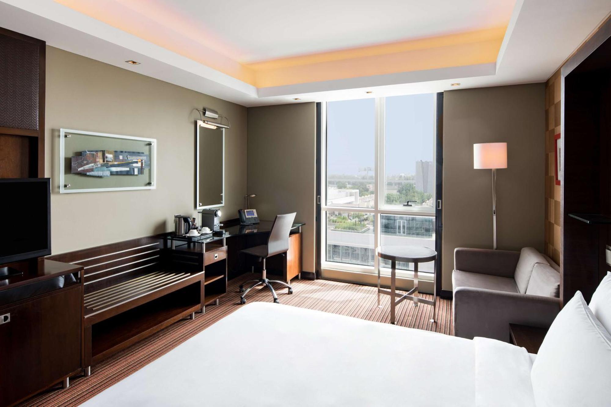 Executive Room Lounge Access