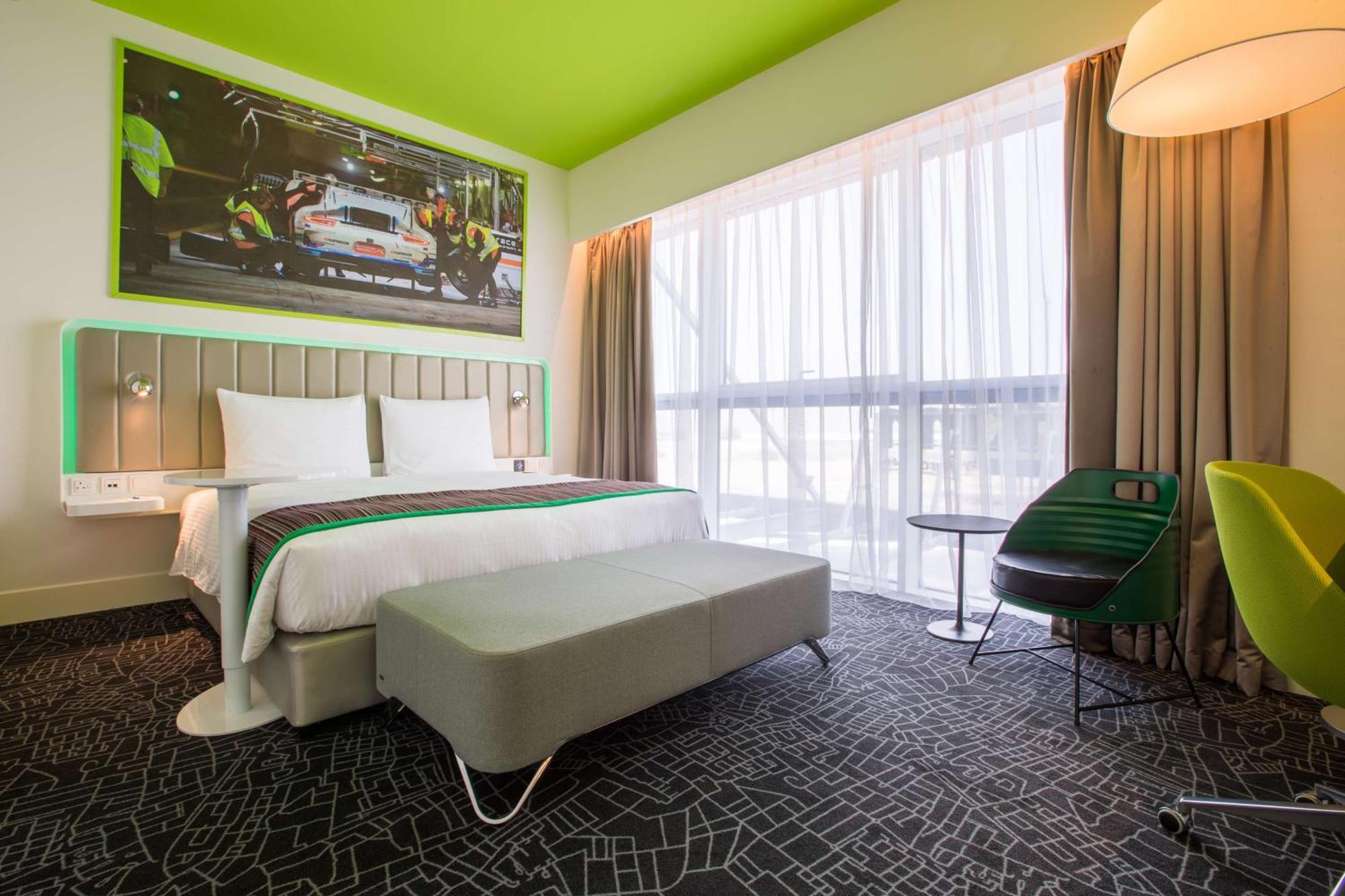 One-Bedroom Suite Autodrome View
