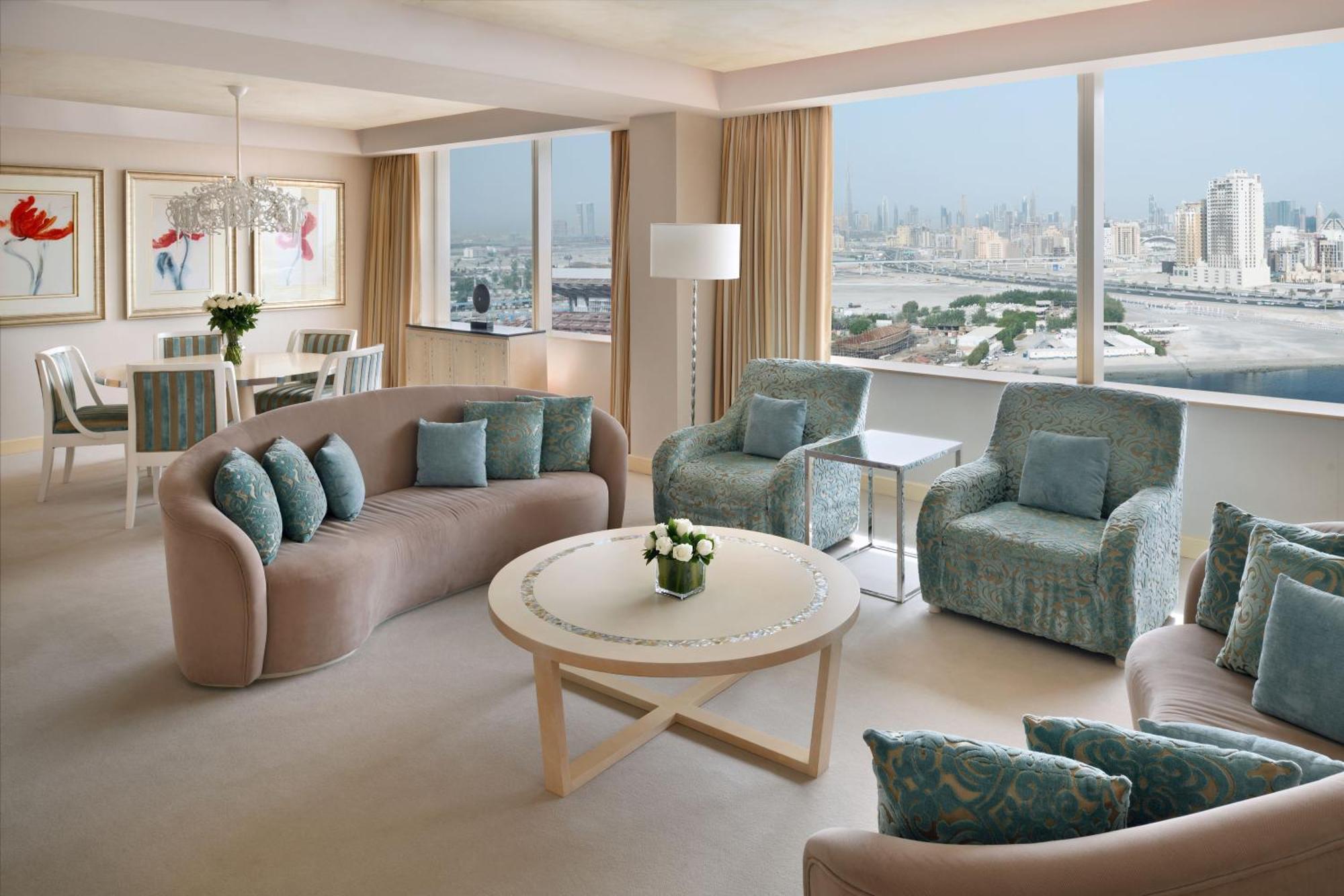 Diplomatic King Suite