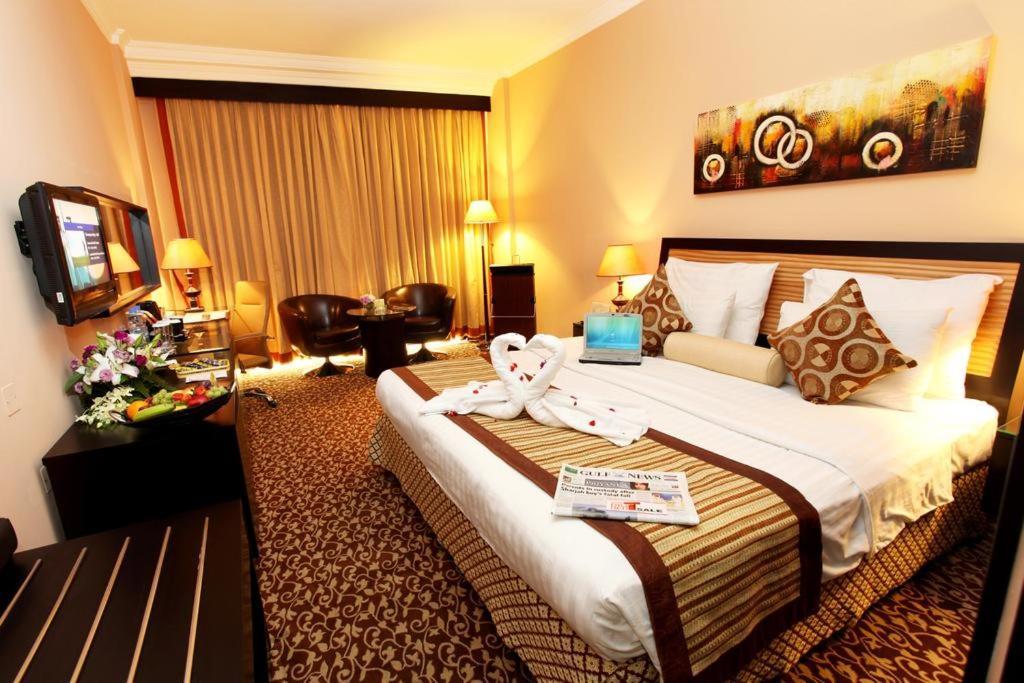 Deluxe Double Room Bath