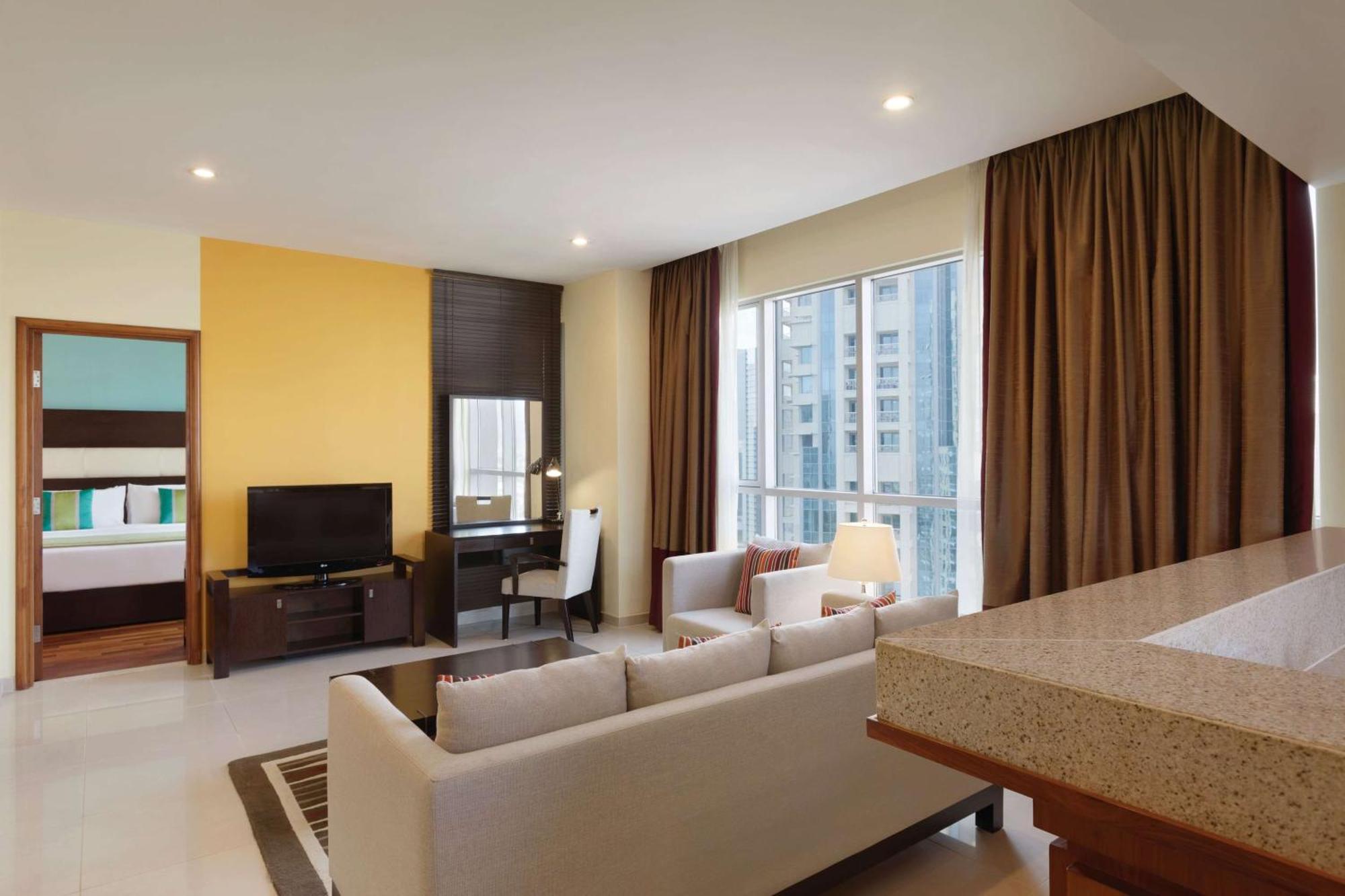 1 Bedroom, Balcony King, Downtown View, Smoking, Complimentary Transfer to Kite Beach, Dubai Mall and Metro Station,1280011702:JPEG