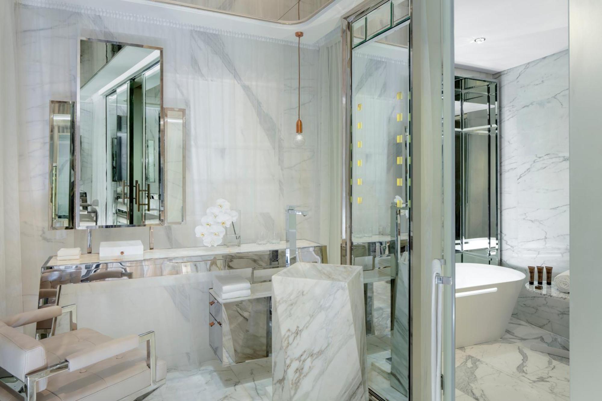 Charleston Suite