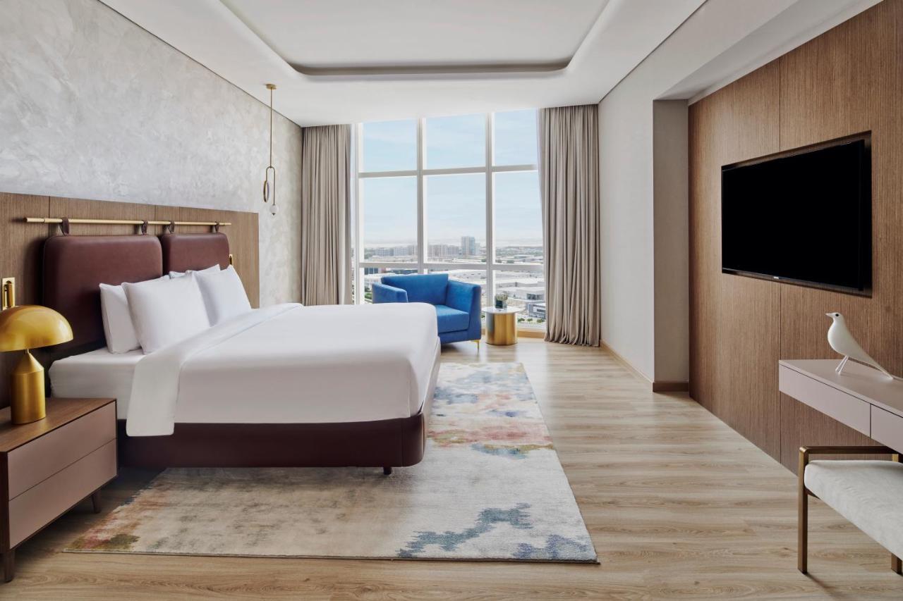 Premium King Suite City View Shuttle to the Beach Mall & Metro Station