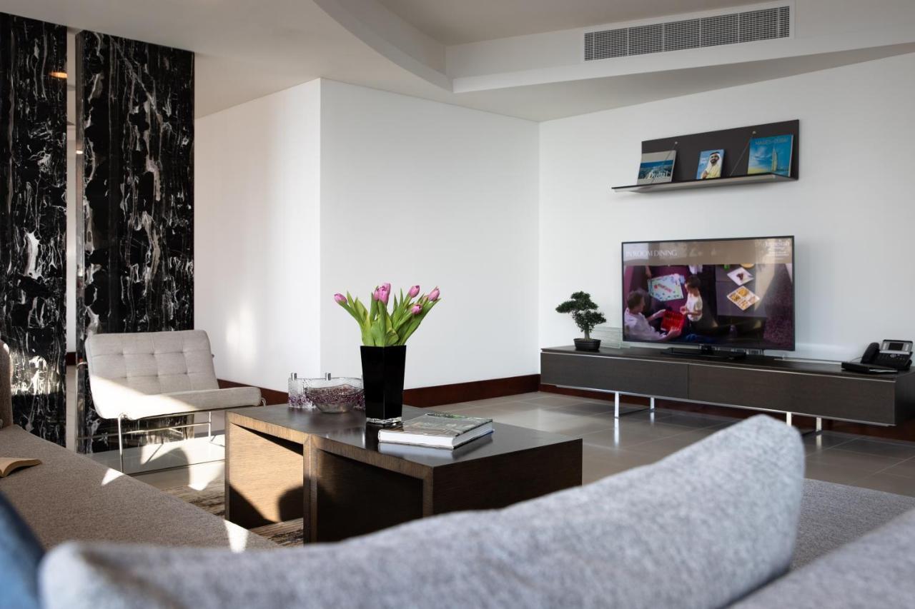 Three-Bedroom Apartment Private Jacuzzi