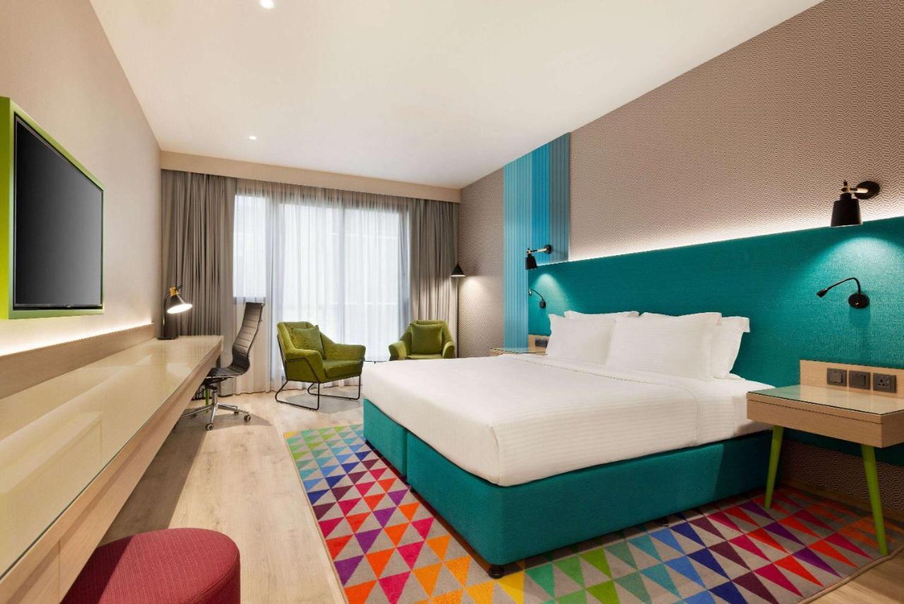 Deluxe Room King Bed Complimentary Transfer to La Mer Beach Dubai Mall or Burj Khalifa Metro Station