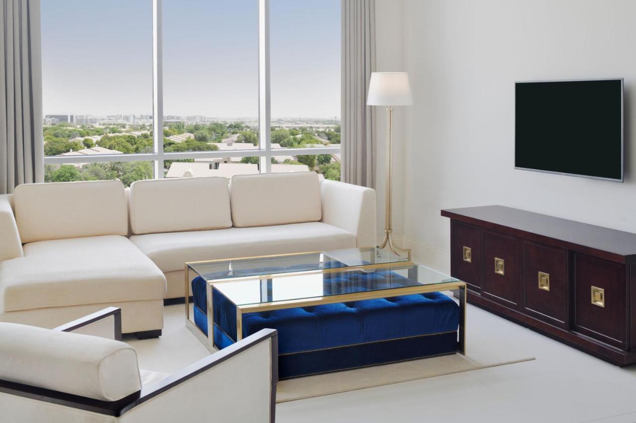 Executive King Suite with Community View, Pantry Lounge Access and Shuttle Bus to JBR Beach and various shopping malls