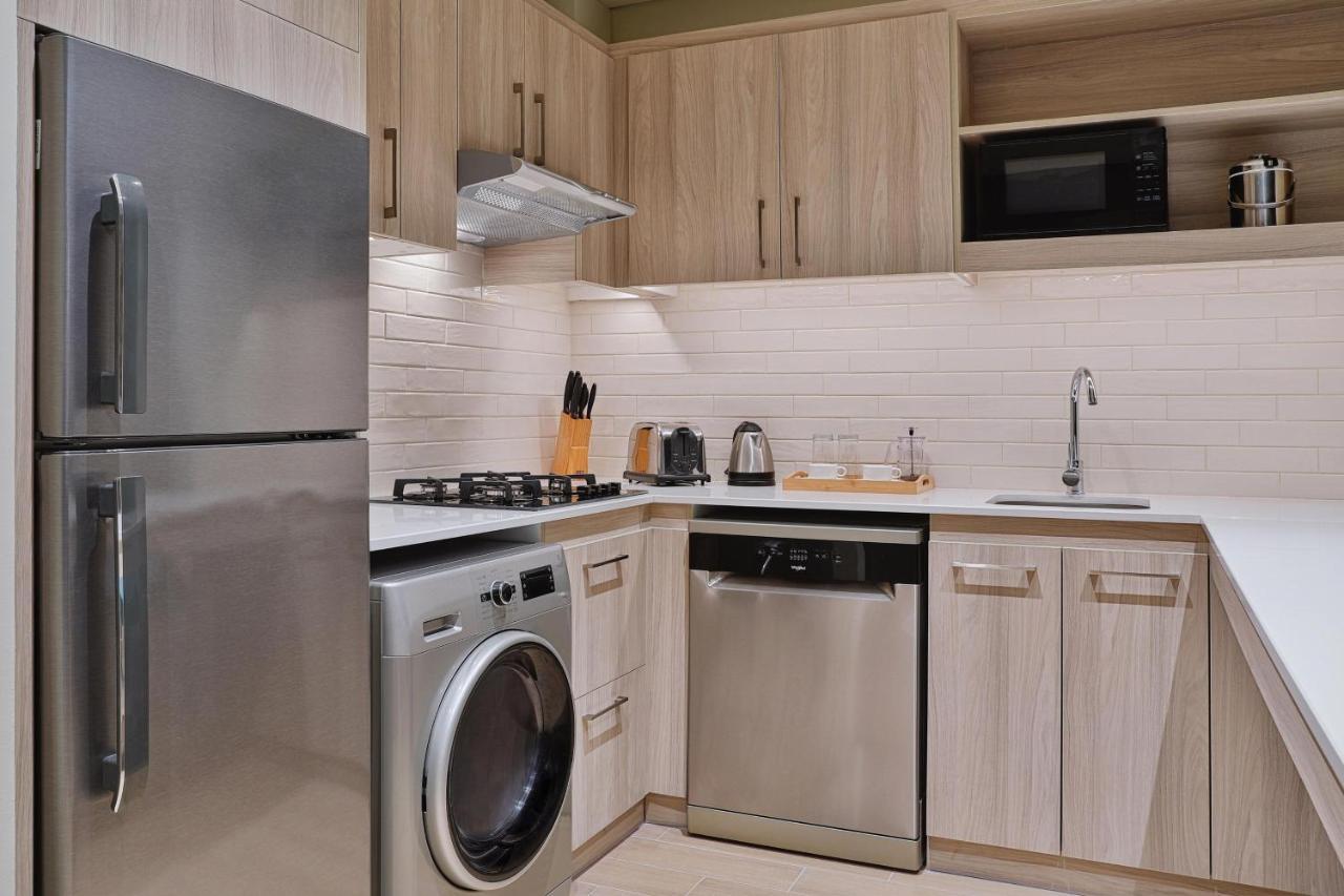 1 Bedroom Apartment 1 King Sofa Bed Creek View Complimentary Transfer to Dubai Mall Festival City Mall J1 Beach & Al Jaddaf Metro
