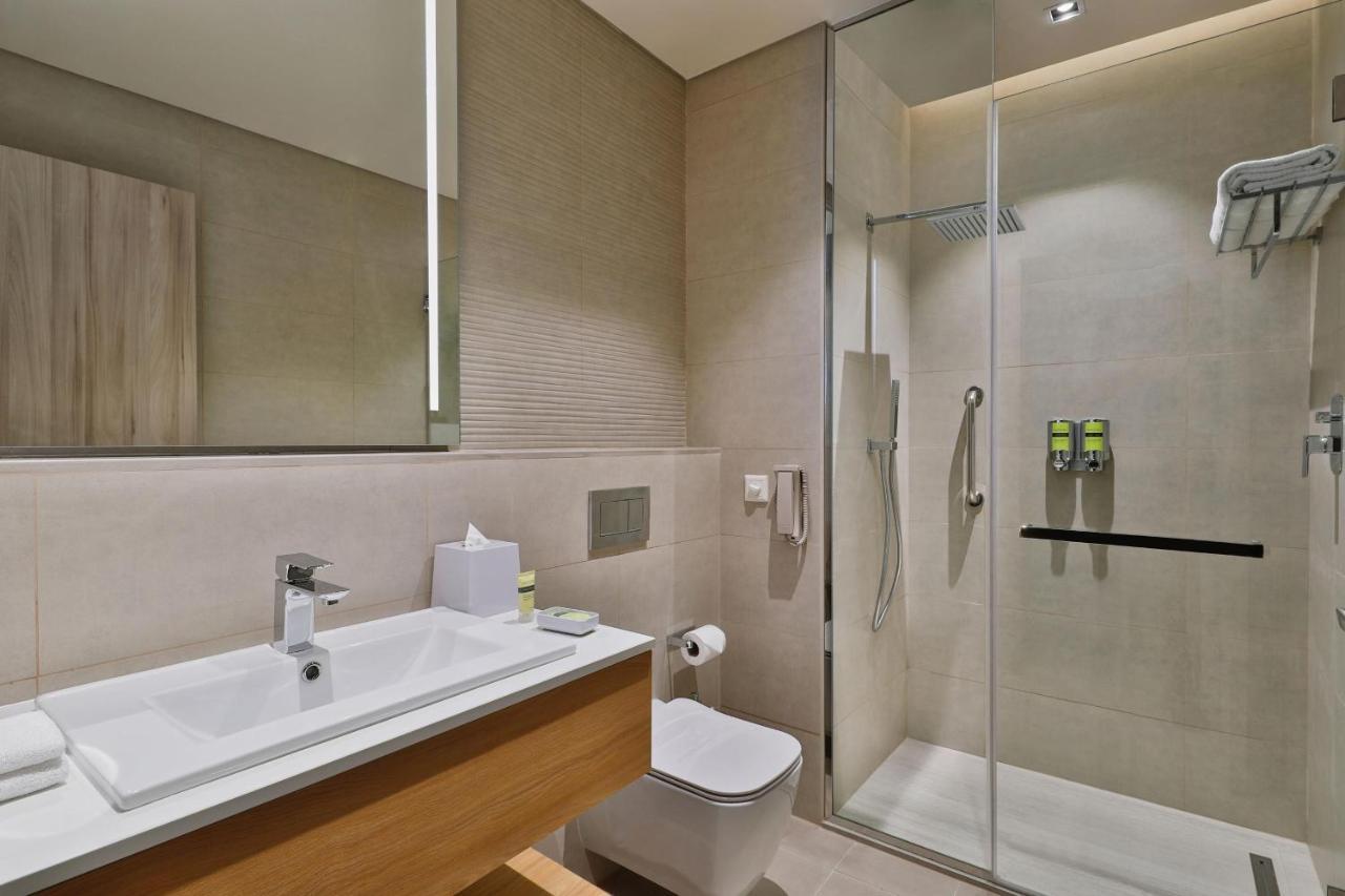 3 Bedroom Apartment City View Complimentary Transfer to Dubai Mall Festival City Mall La Mer Beach & Al Jaddaf Metro