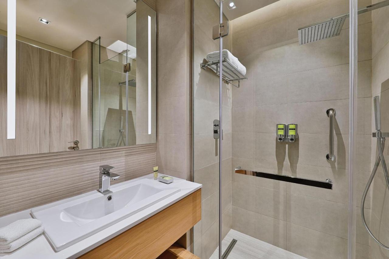 3 Bedroom Apartment City View Complimentary Transfer to Dubai Mall Festival City Mall La Mer Beach & Al Jaddaf Metro