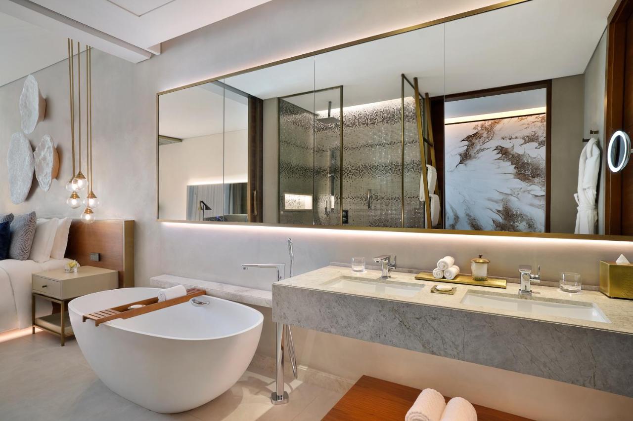 Deluxe Double Room with Two Double Beds and Canal View including Signature St. Regis Butler Service,1425258681:JPEG