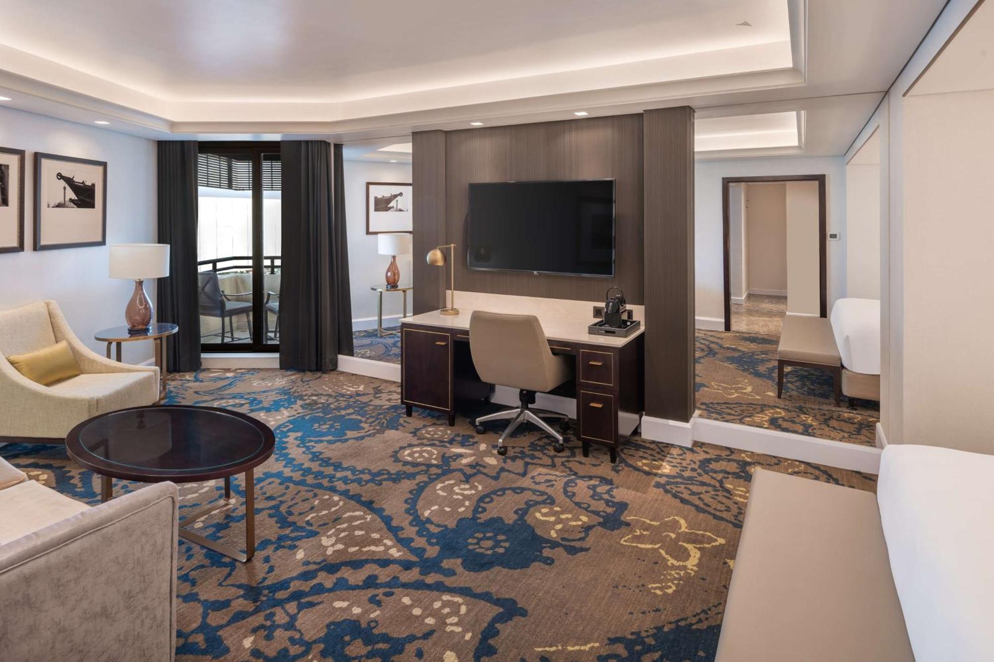 Junior Suite Lounge Access Balcony Creek View