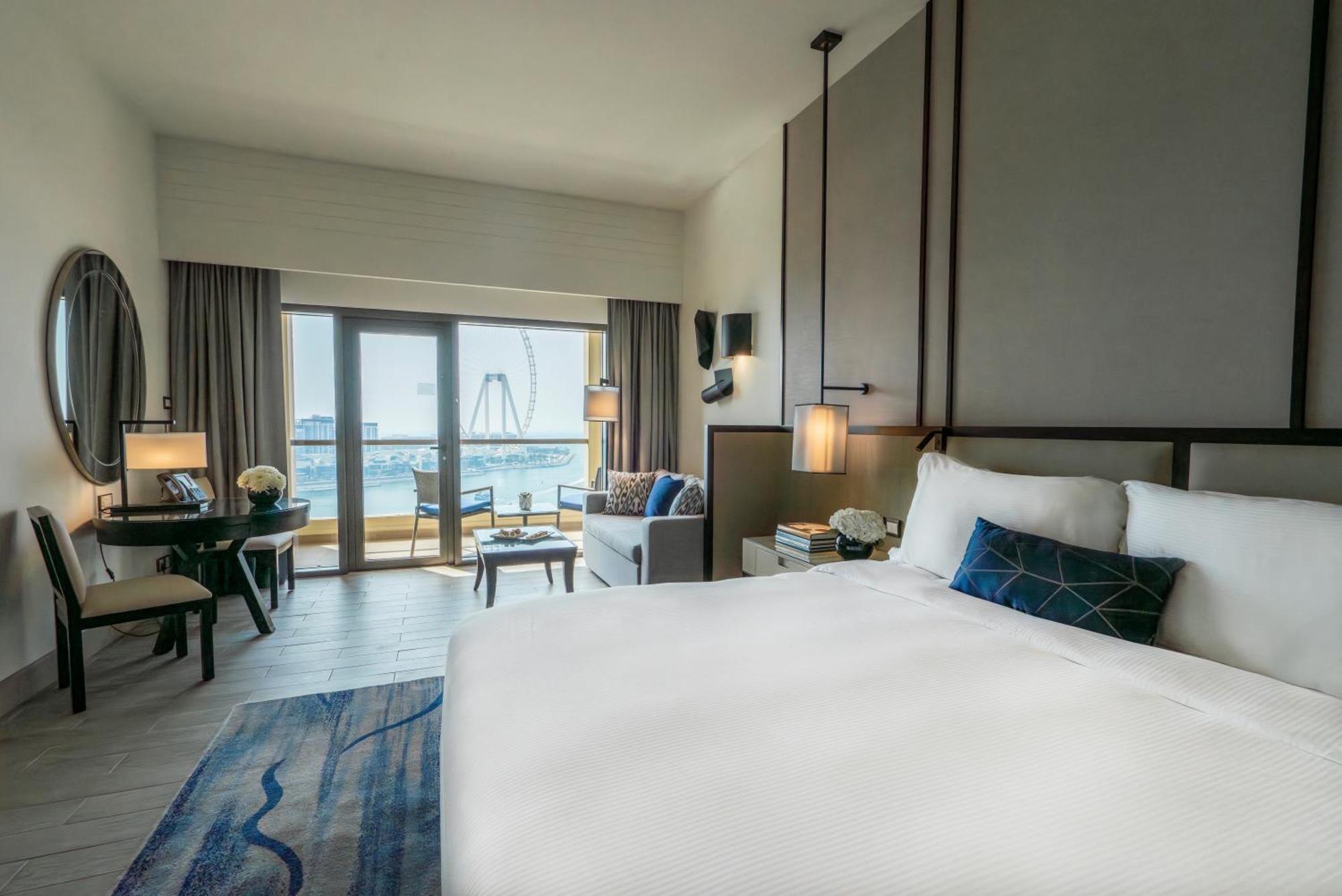 Ain Dubai Sea View Room with Balcony - King Bed