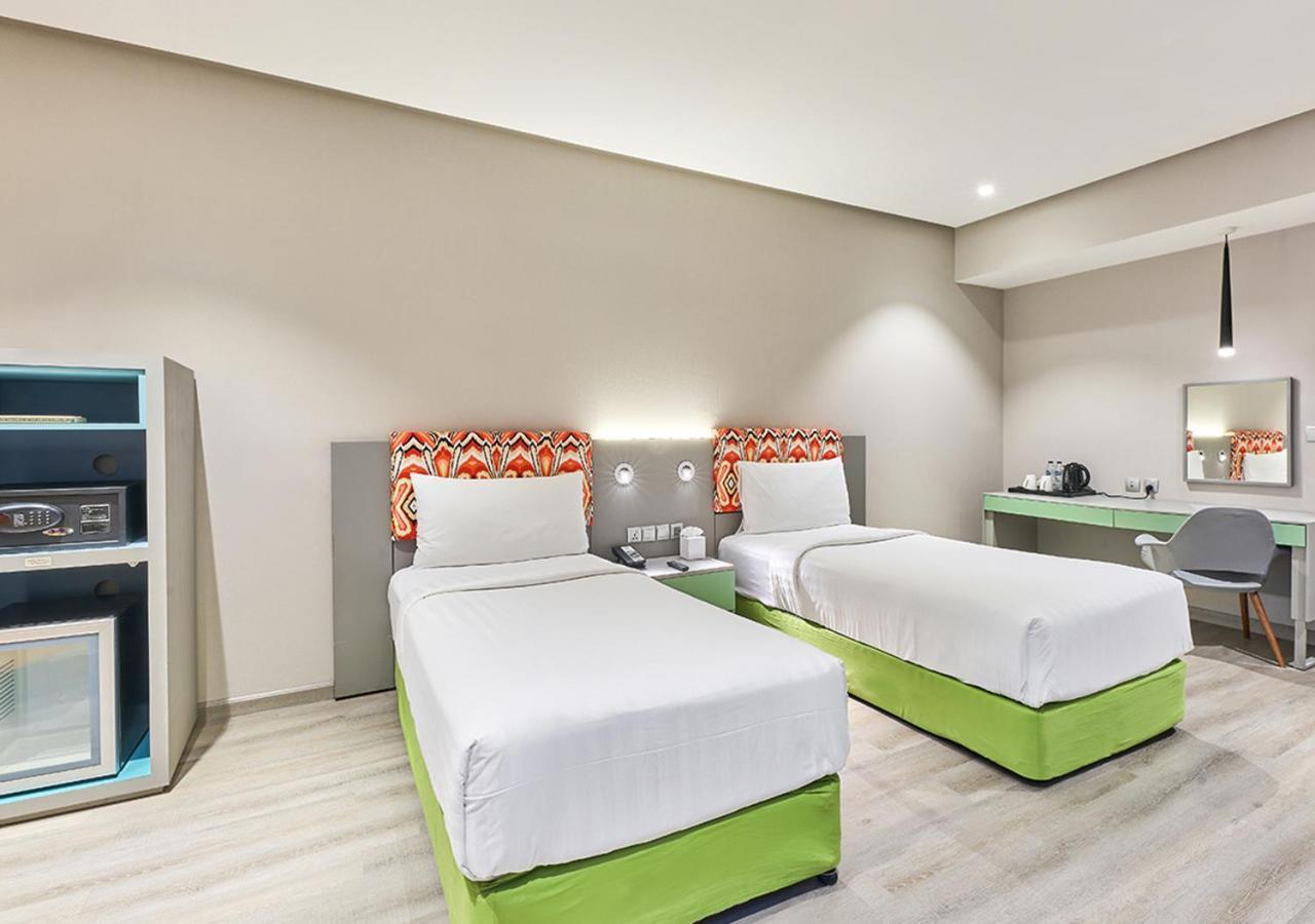 Standard Twin Room City Side