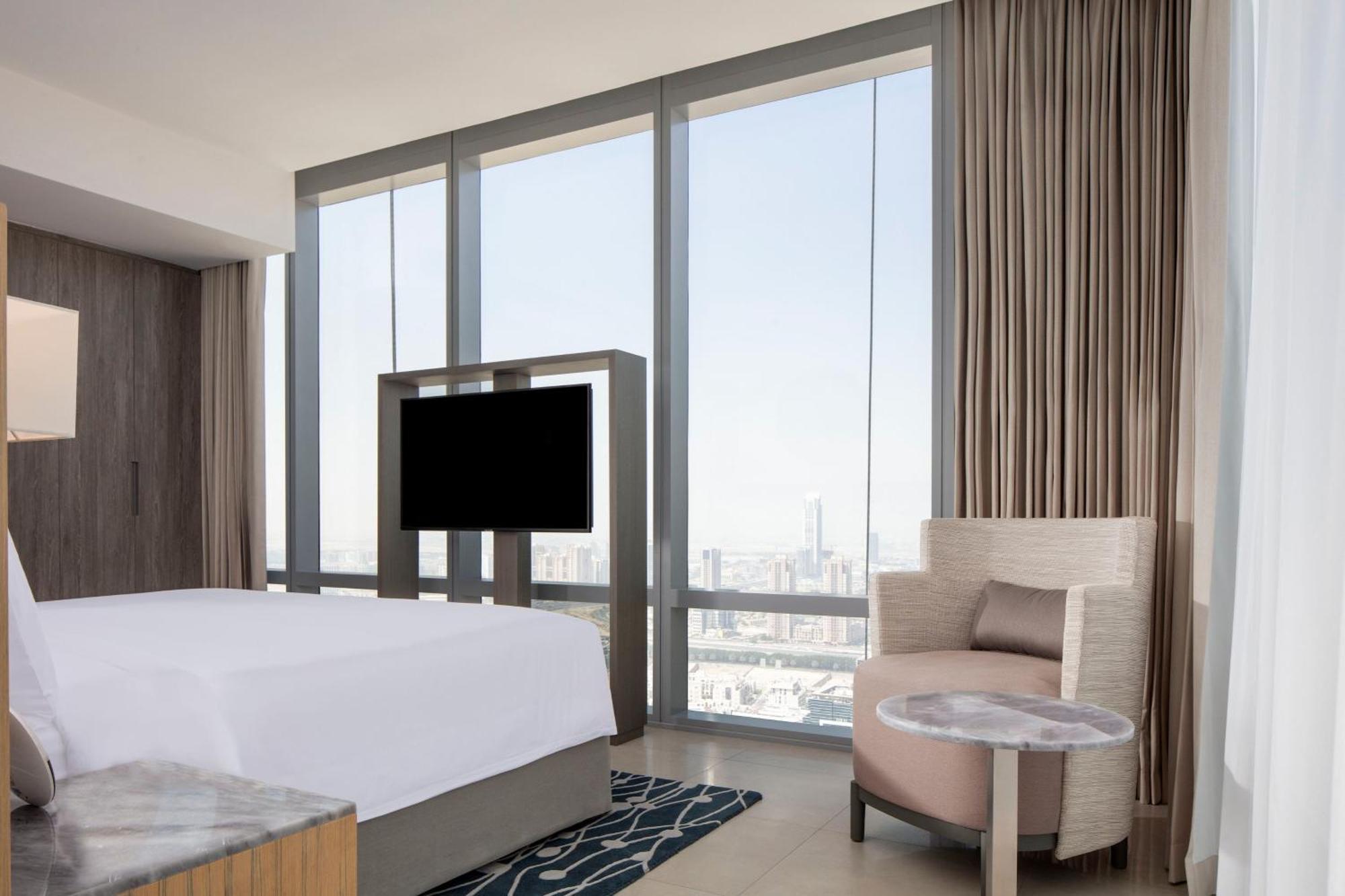 Horizon Suite NEST Club Lounge Soluna Beach Club Access