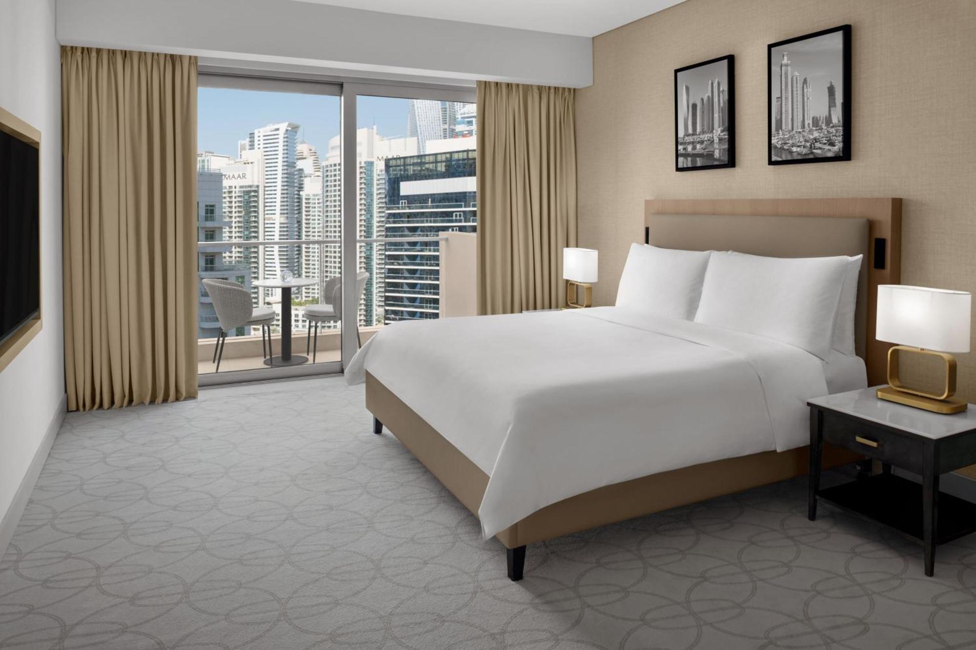 Tower King Suite Sofa Bed City View Club Level