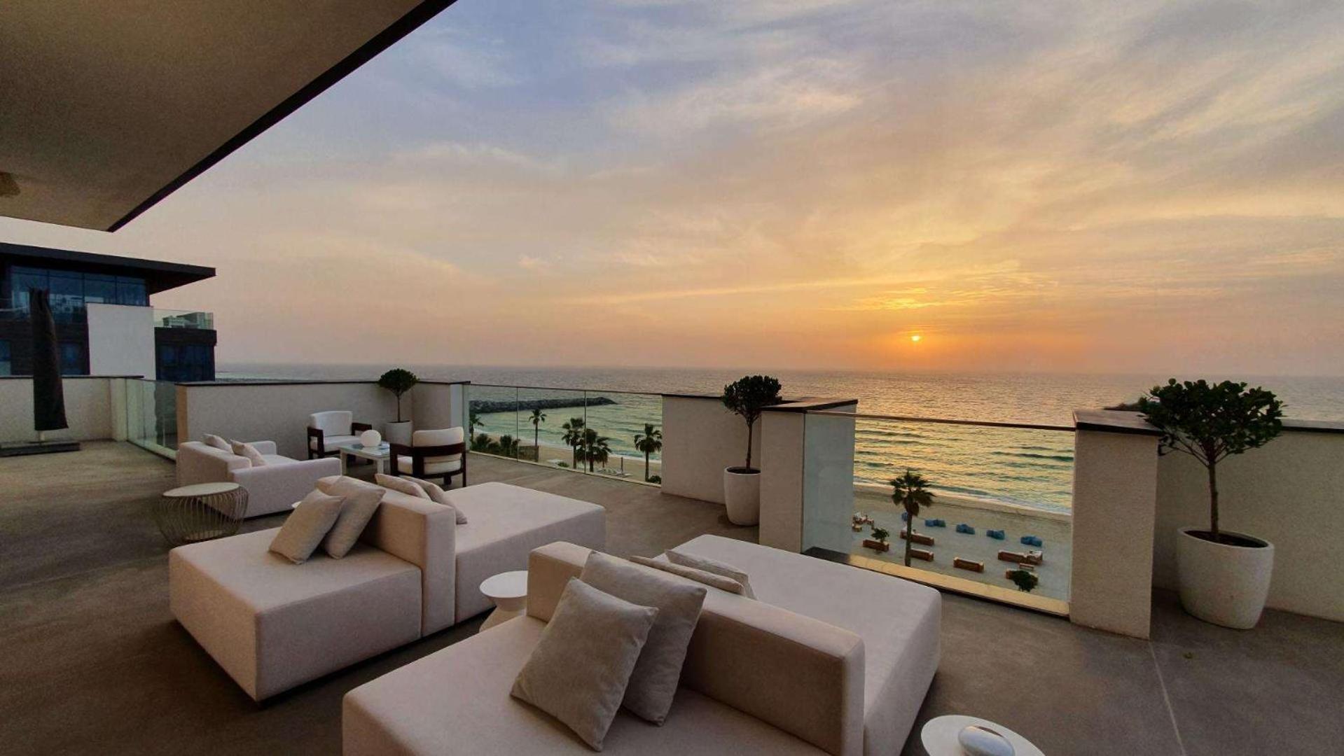 Two Bedroom Ultimate Suite with Hot-tub