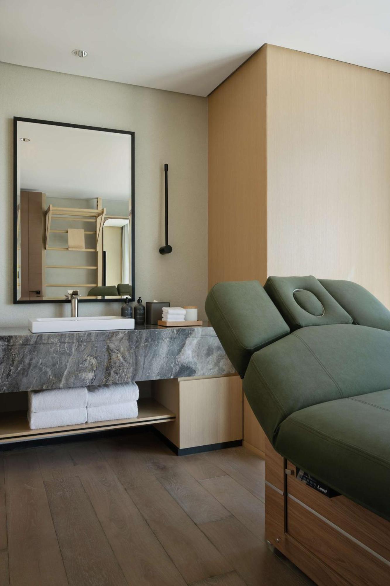 SIRO Recovery Suite 60 mins recovery massage