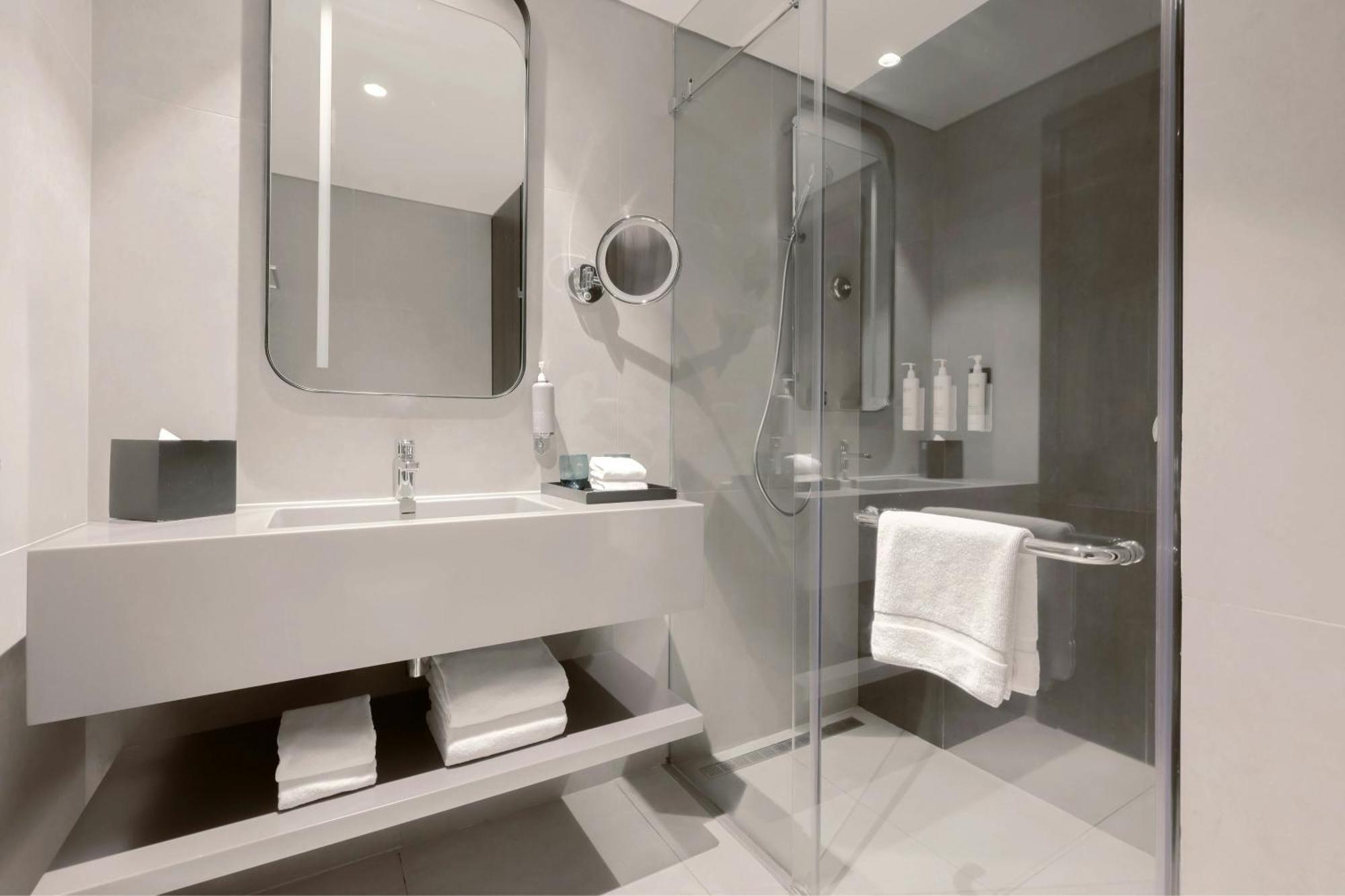 Superior Twin Room City View & Ladies Spa indulge more less