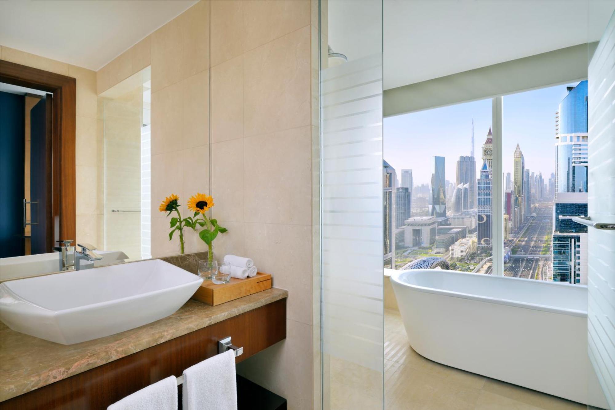 Deluxe Twin Room City View Club Room