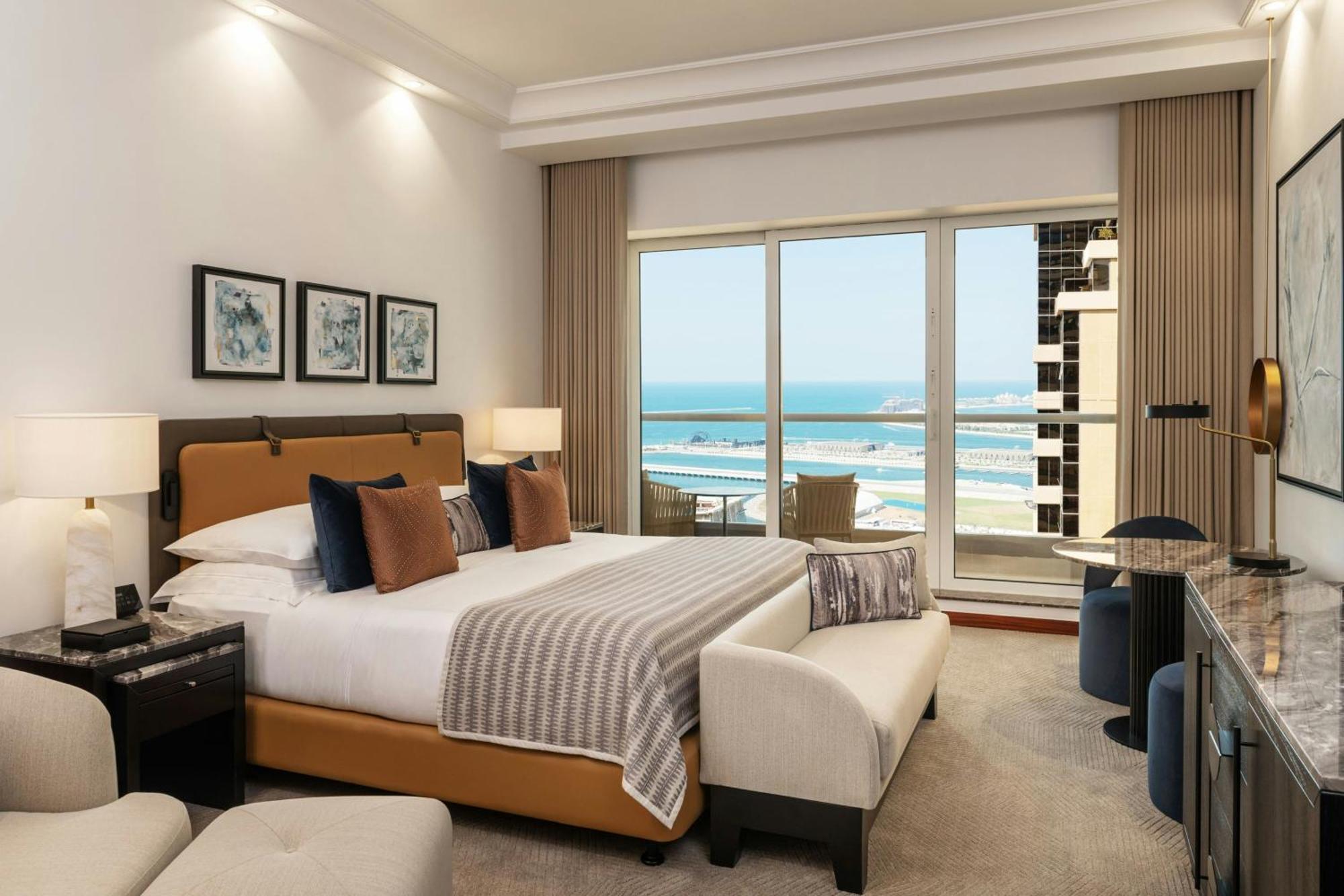 Deluxe Room Complimentary Resort Beach & Pool Access Guest room 1 King,1660285649:JPEG