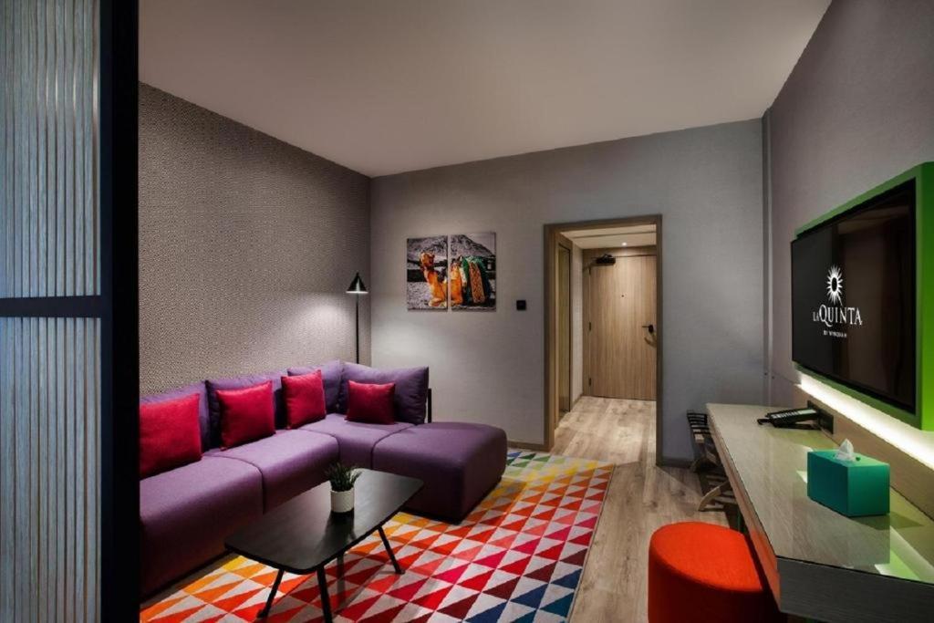 Junior Suite 1 King Bed Complimentary Transfer to La Mer Beach Dubai Mall or Burj Khalifa Metro Station