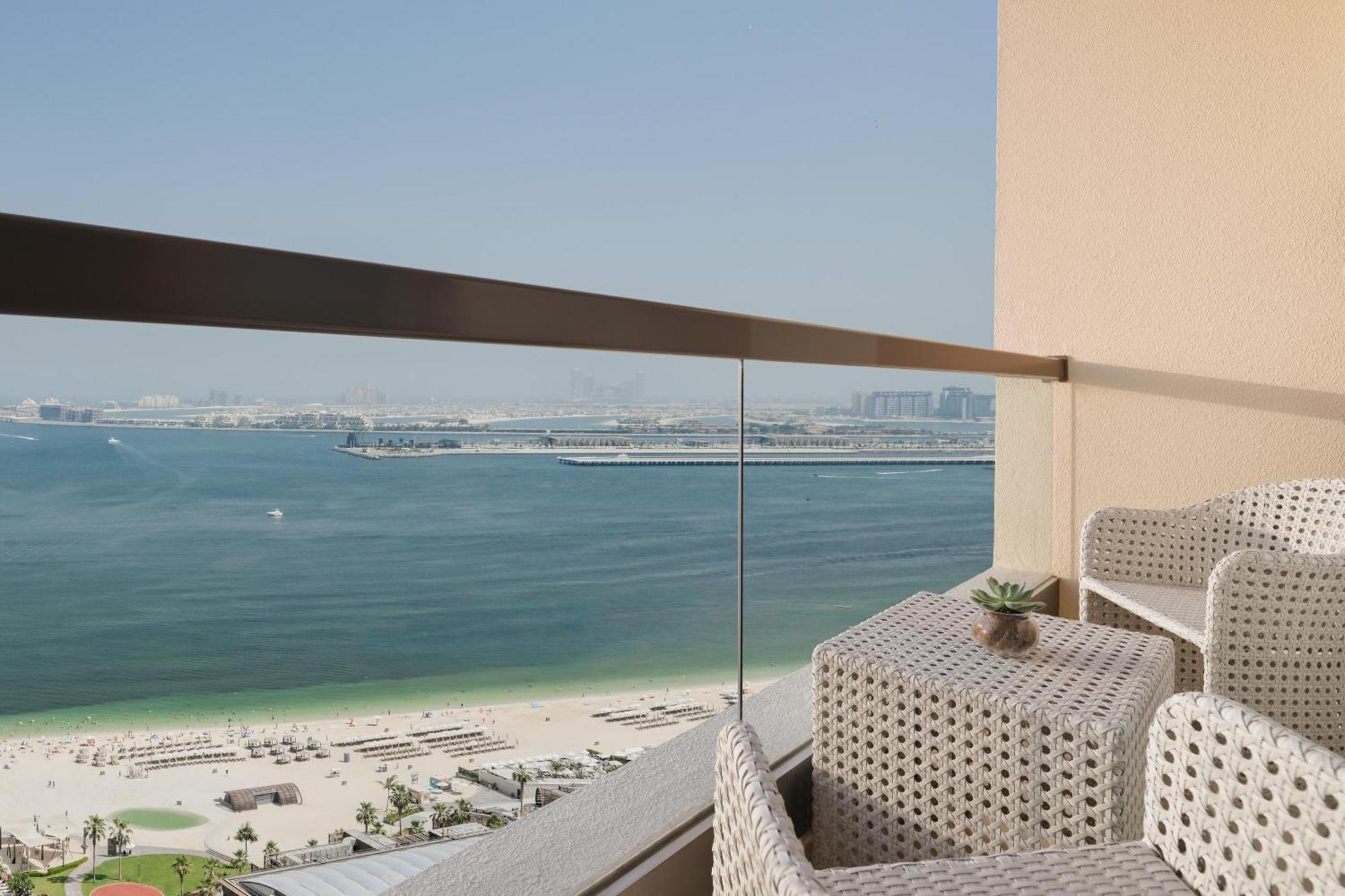 Club Sea View Room Balcony-Higher floor & Coral Lounge Access
