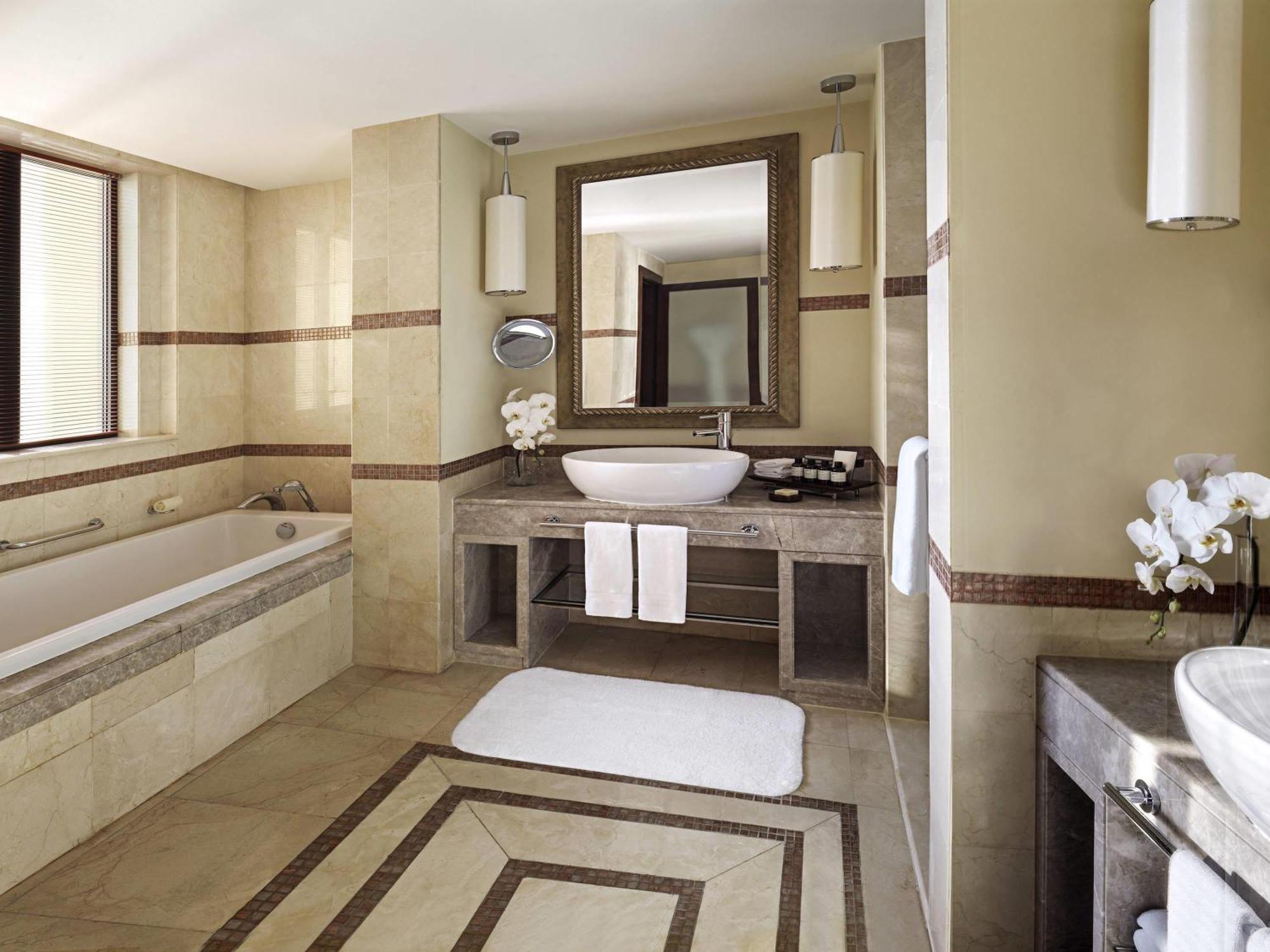 Grand Family Heritage Room Two King Beds Balcony