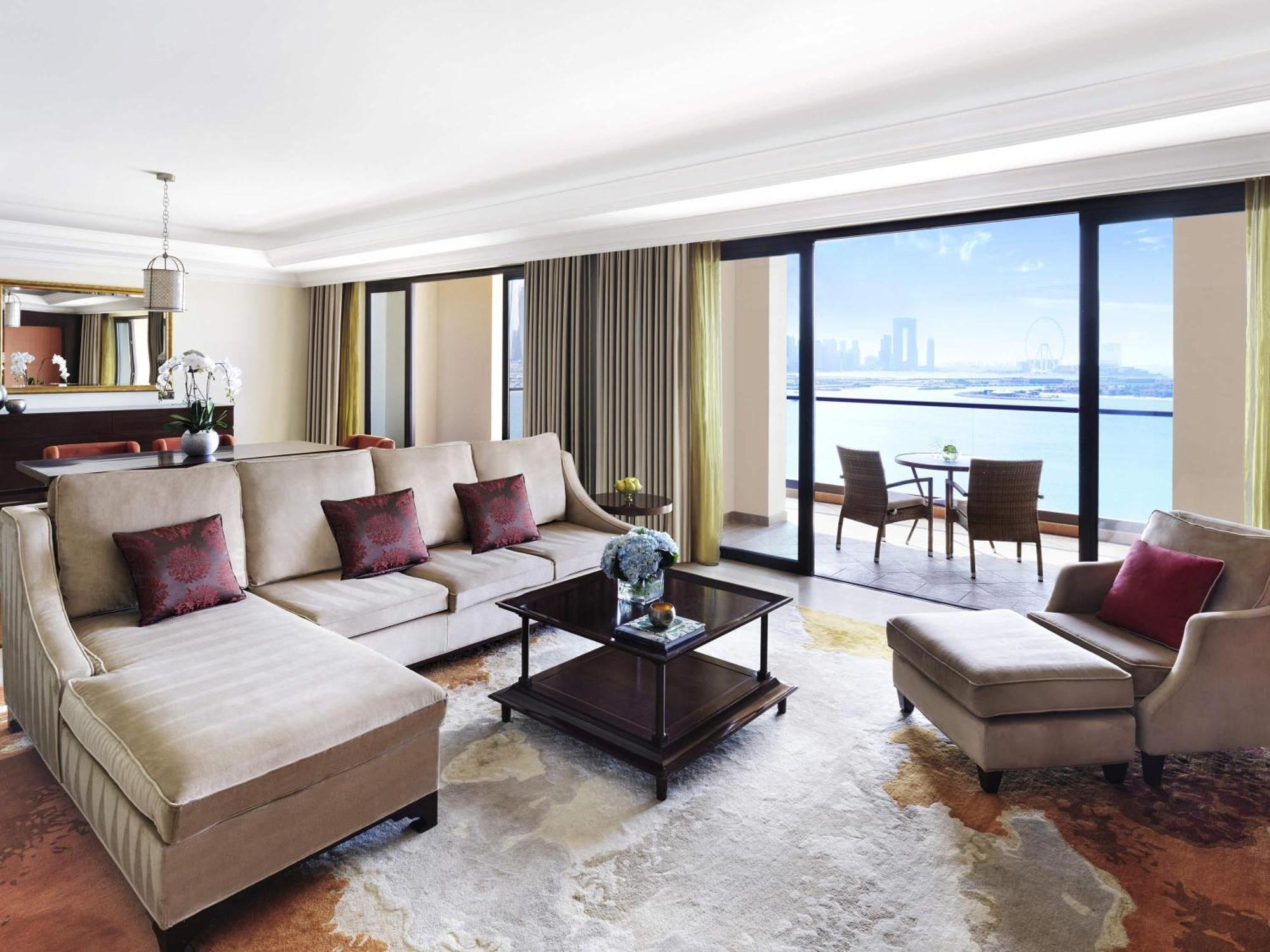Deluxe One Bedroom Suite Panoramic Palm Sea View