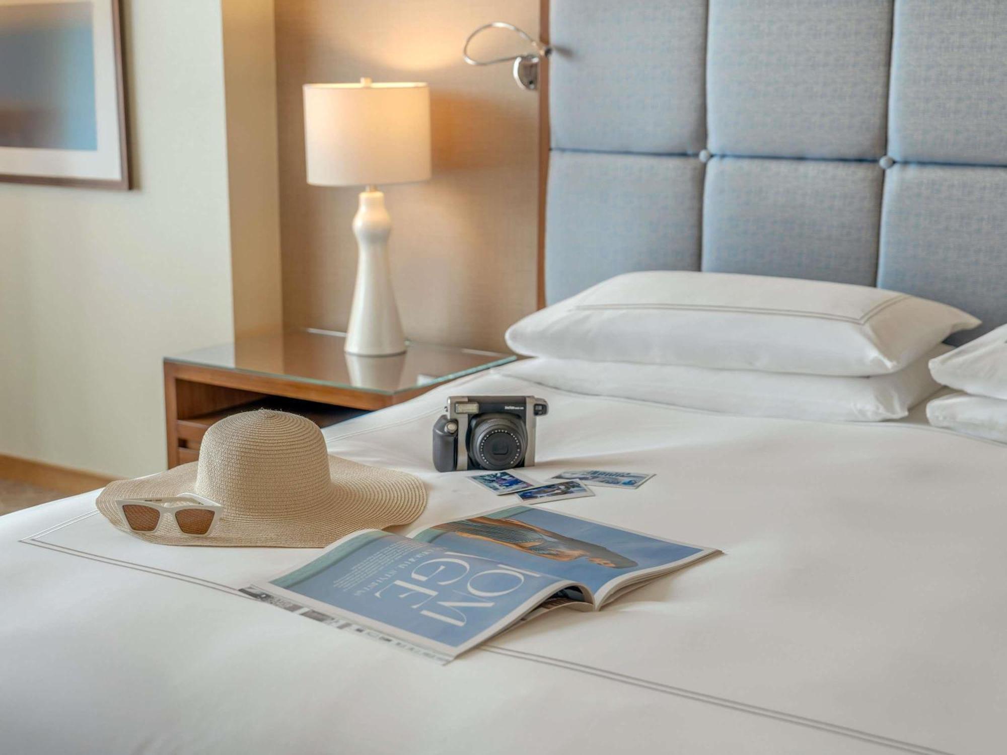 Deluxe Room King City View