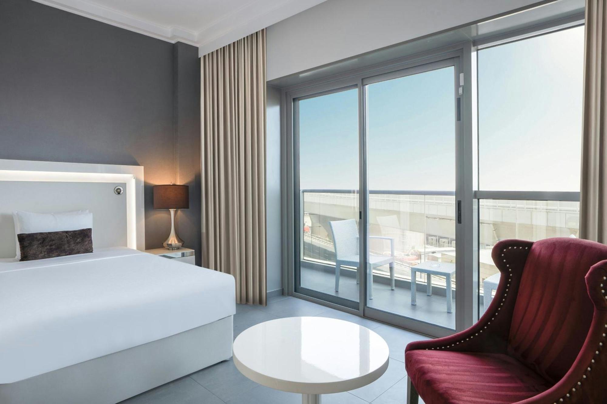 Superior King Balcony with Marina View and Soluna Access