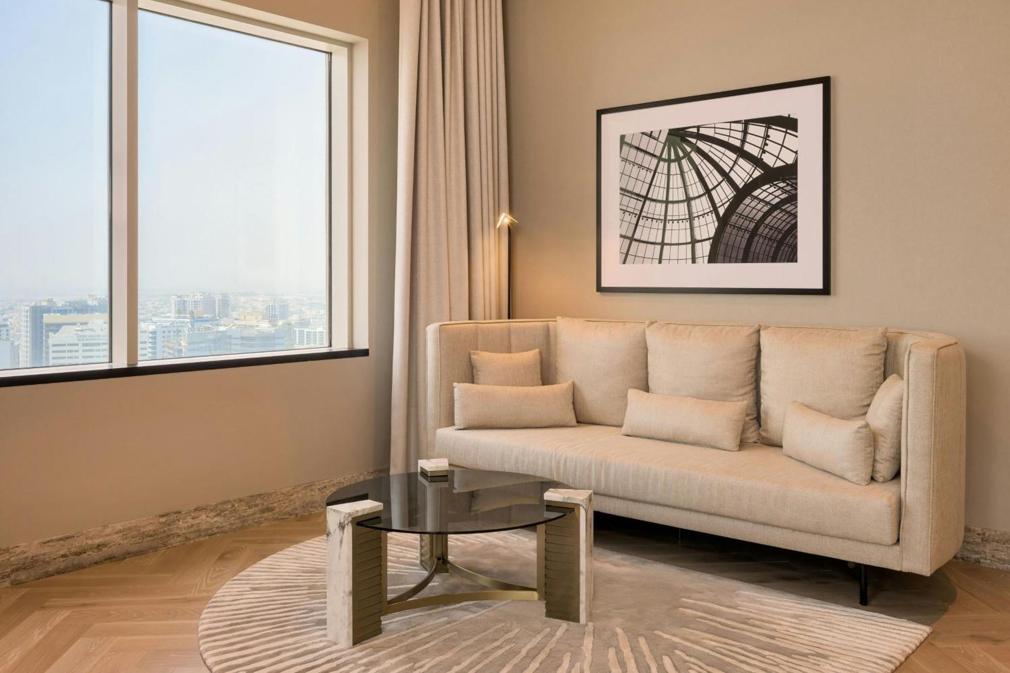 Presidential 1 Bedroom Suite Club lounge Access including Evening Cocktail hours & Soft Refreshments & Canapes