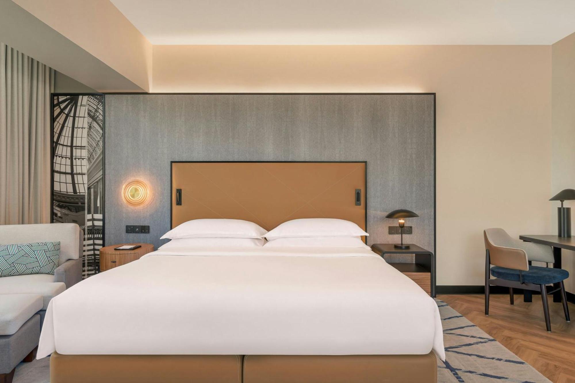 Amiri Suite Club lounge Access including Evening Cocktail hours & Soft Refreshments & Canapes
