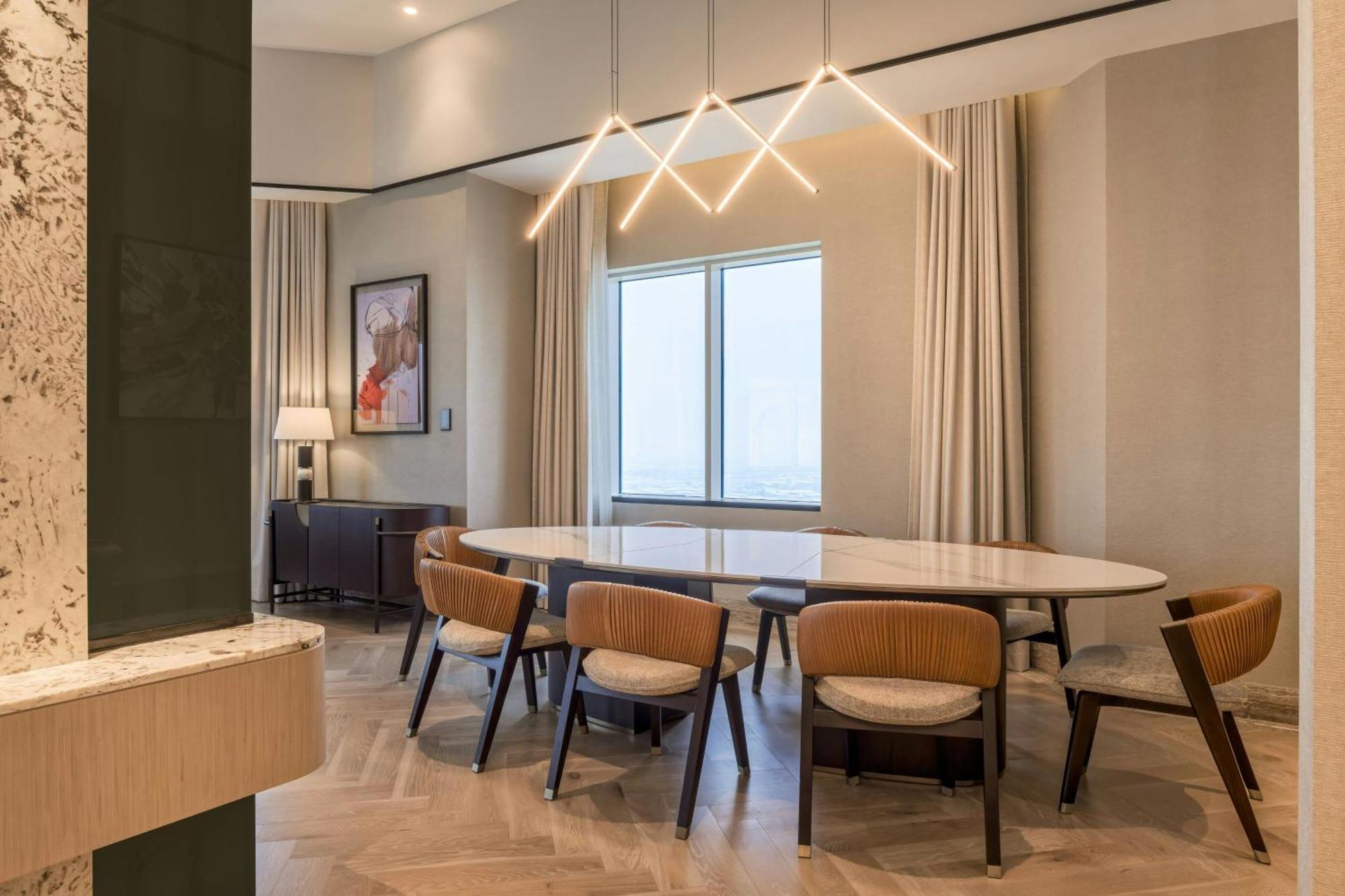 Presidential 1 Bedroom Suite Club lounge Access including Evening Cocktail hours & Soft Refreshments & Canapes