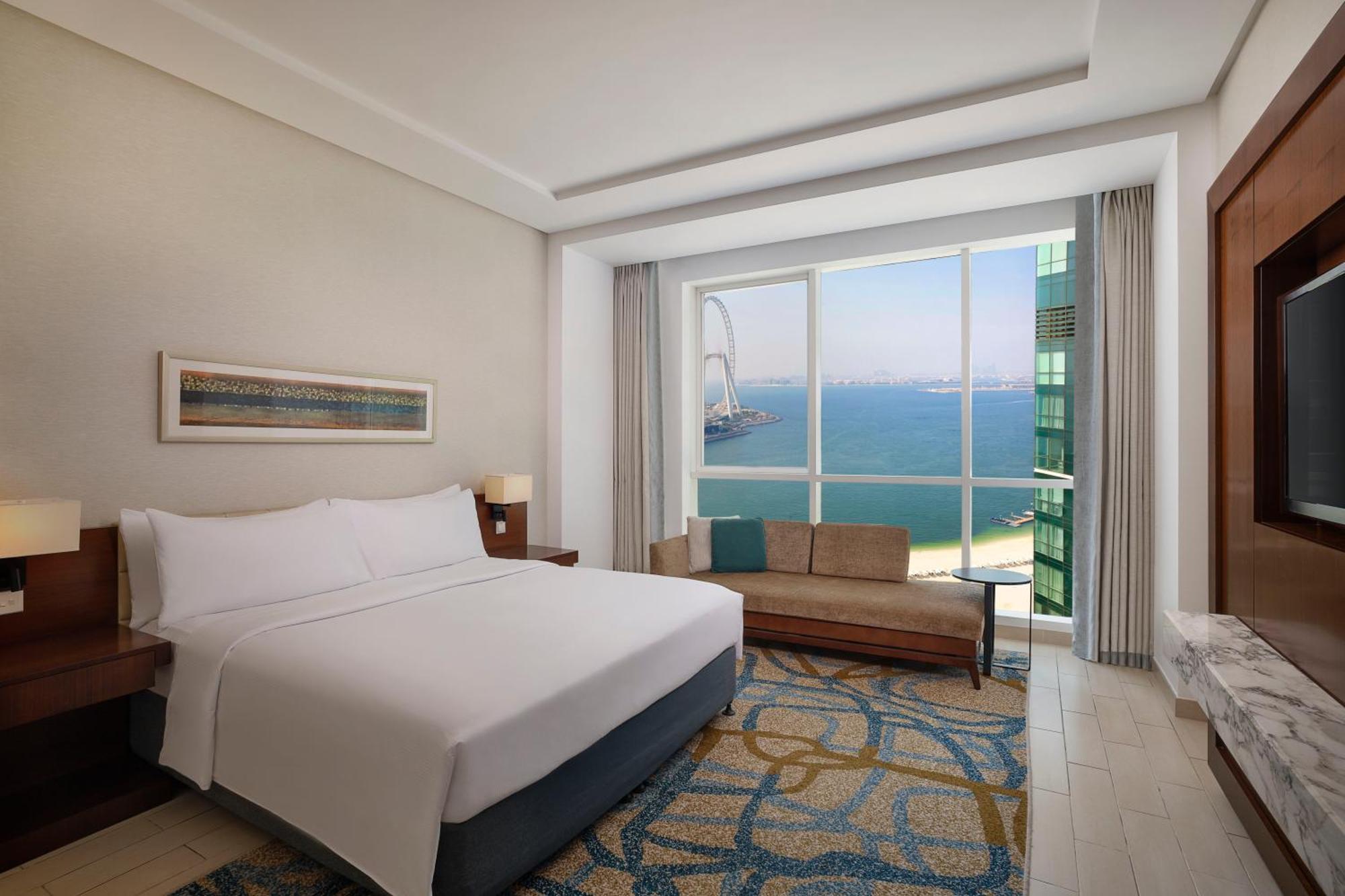 Two-Bedroom Suite Kitchen Sea View