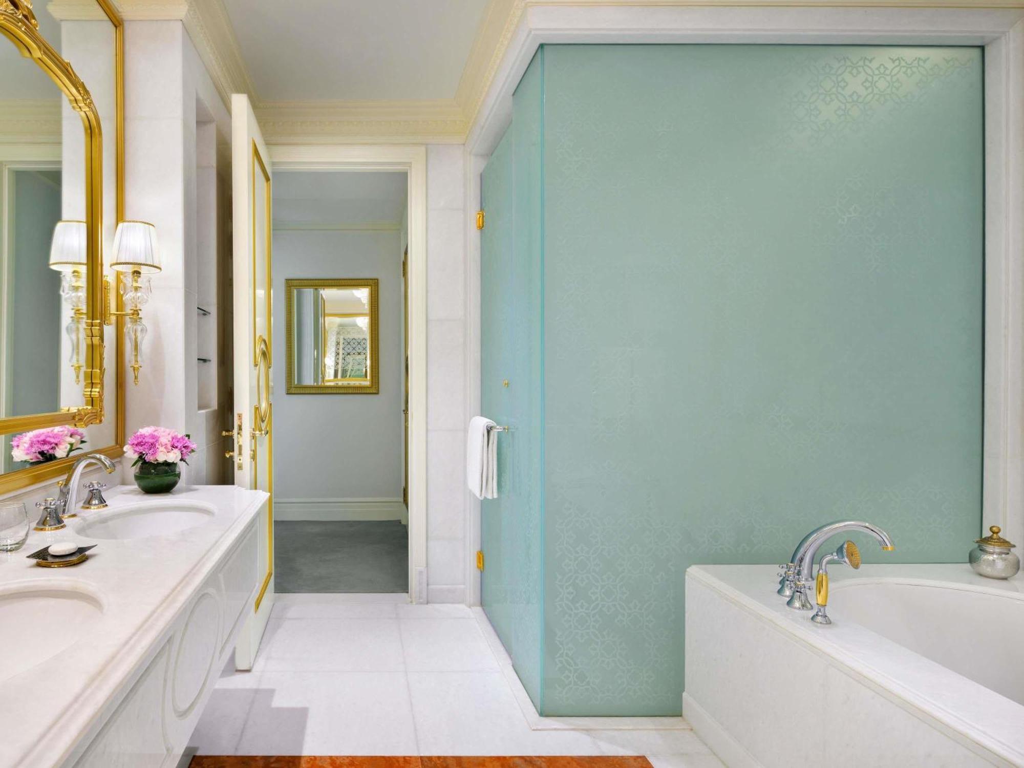 Signature Suite Ocean View With balcony and Lounge Access