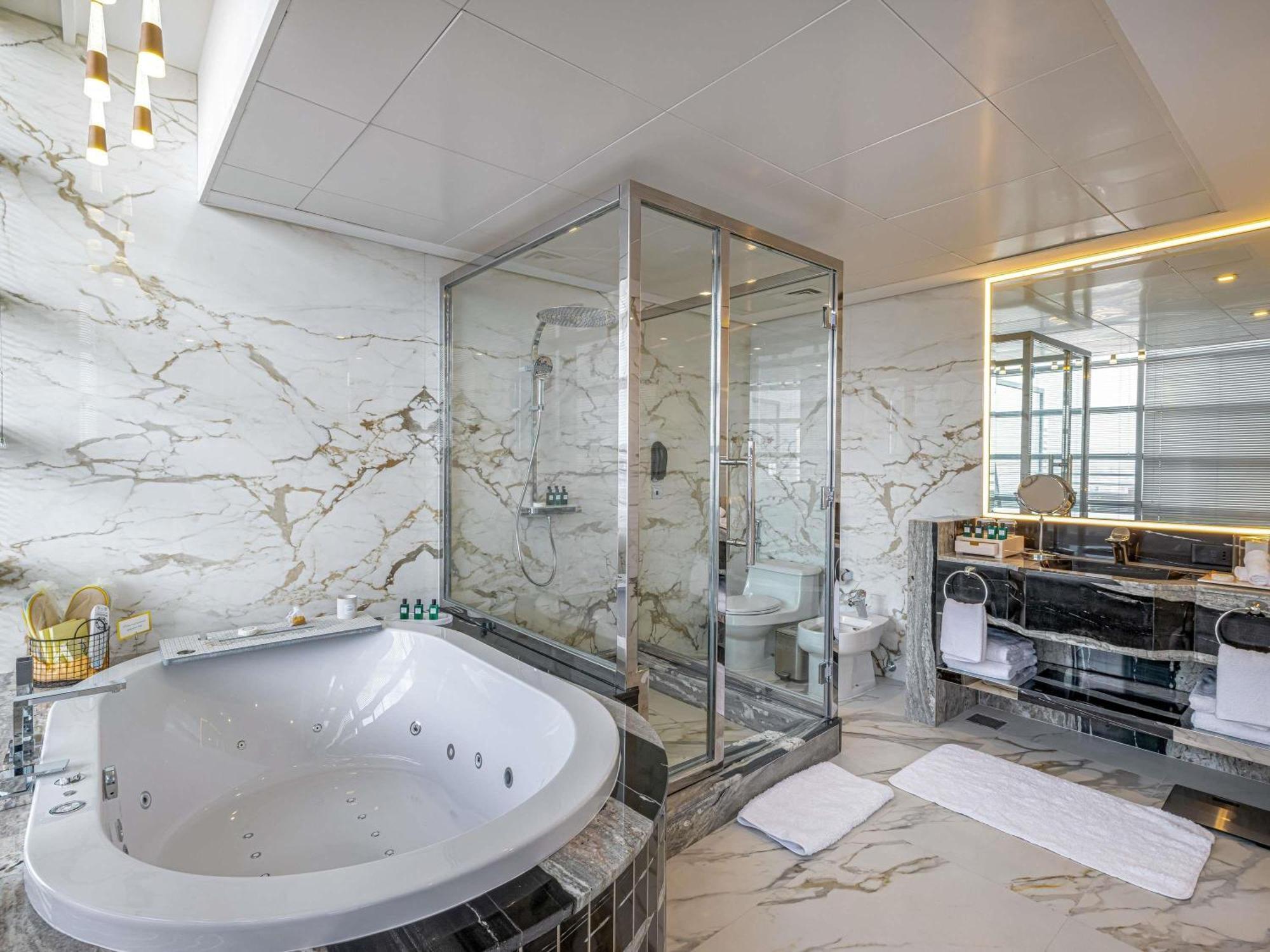 Presidential King Suite