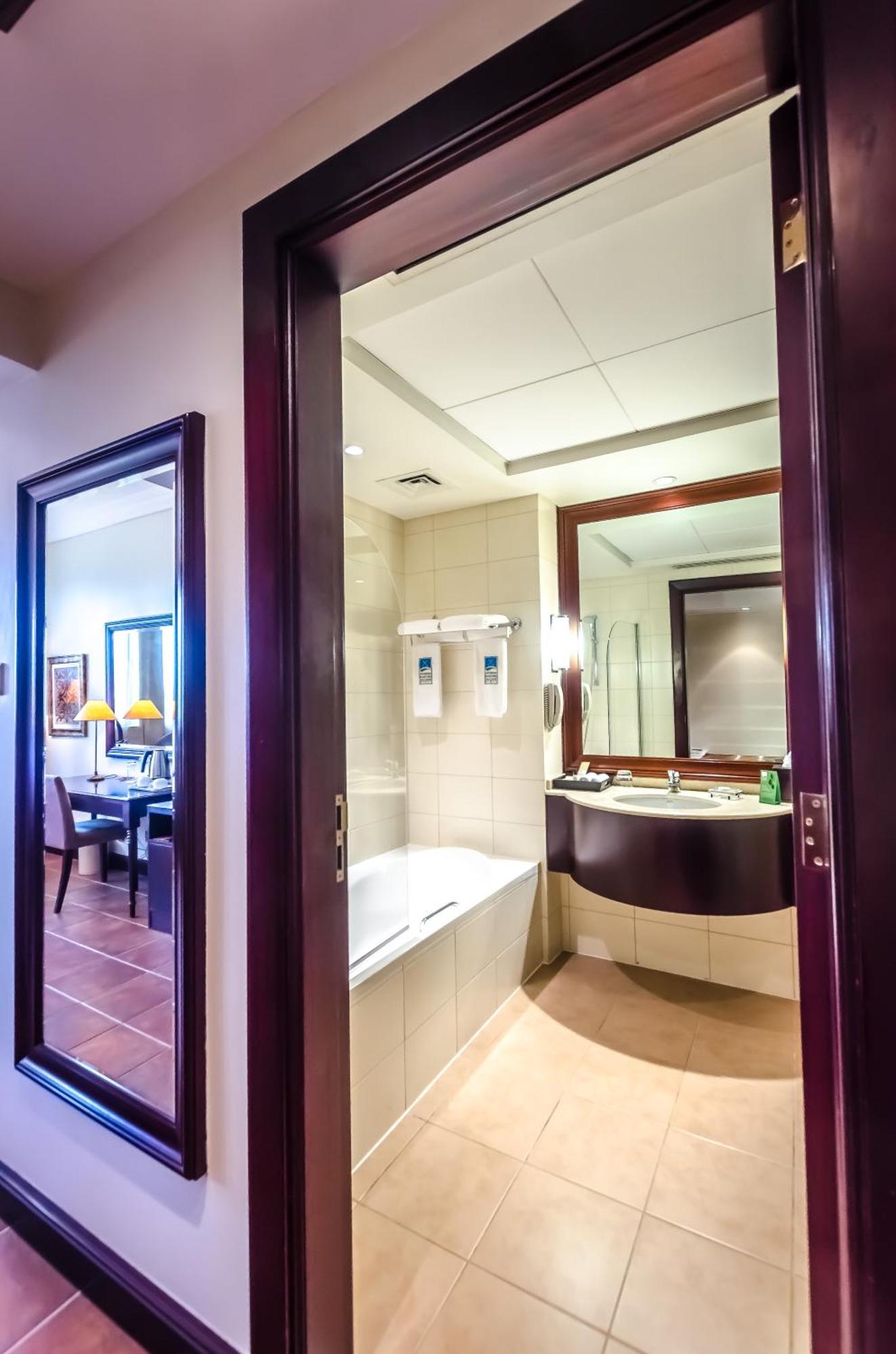 Deluxe Room,684372951:JPEG