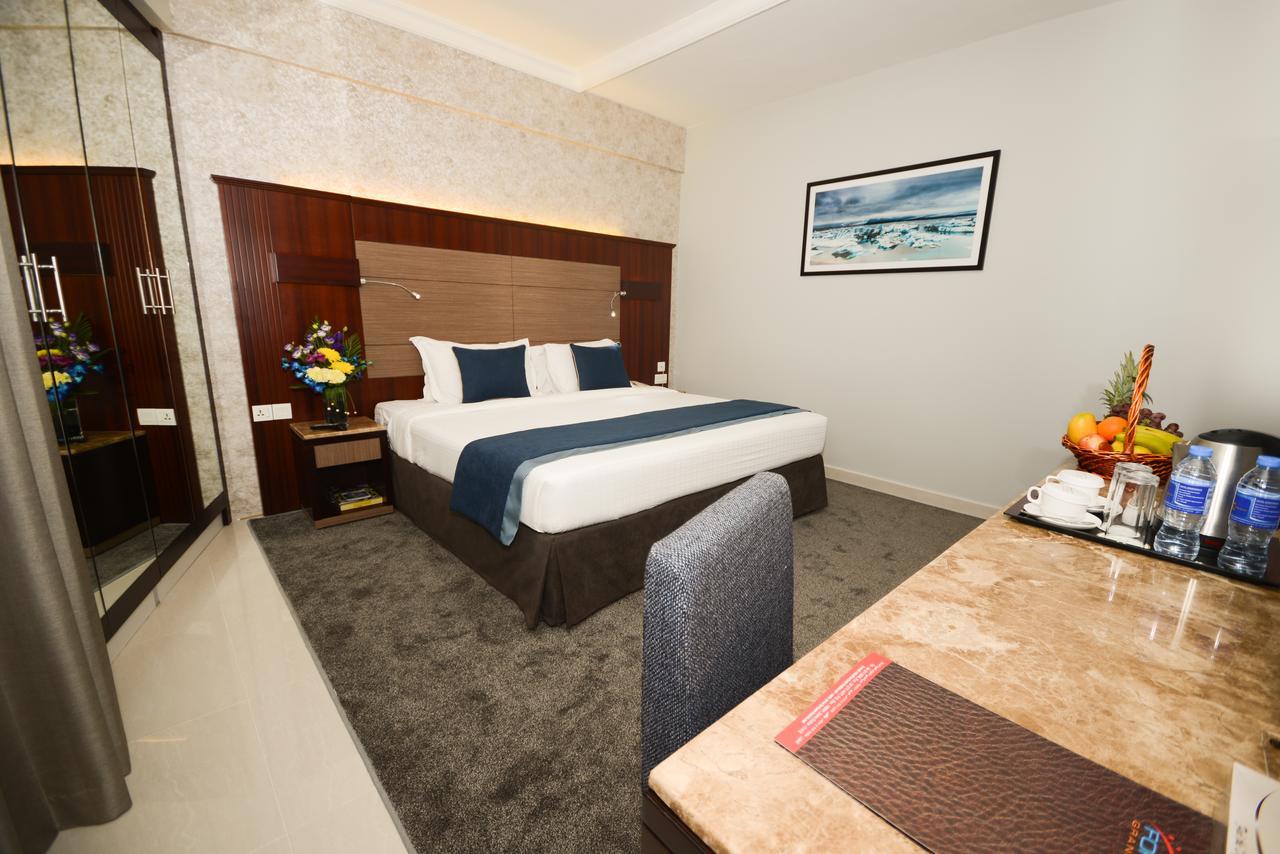 Deluxe Double Room (2 Adults + 1 Child)