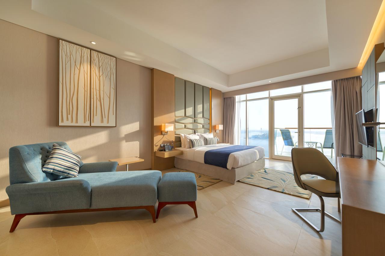 One-Bedroom Suite Sea View Hotel Private Beach Access,670373304:JPEG