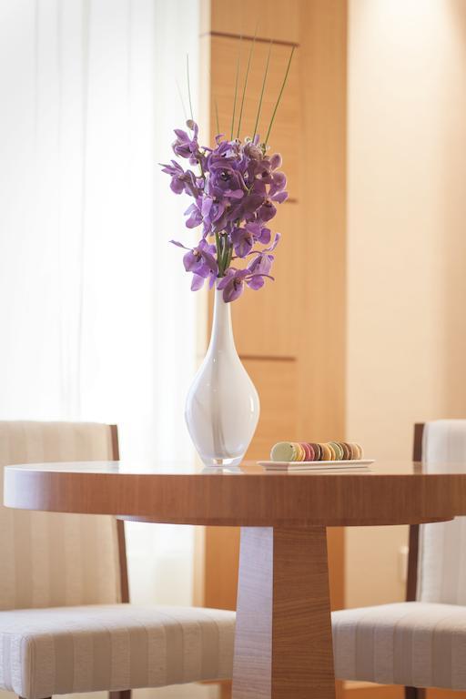 Premium One-Bedroom Suite on F&B Priority Early Check Late Check-Out Subject to Availability Applicable stays until June 30th,1605204731:JPEG