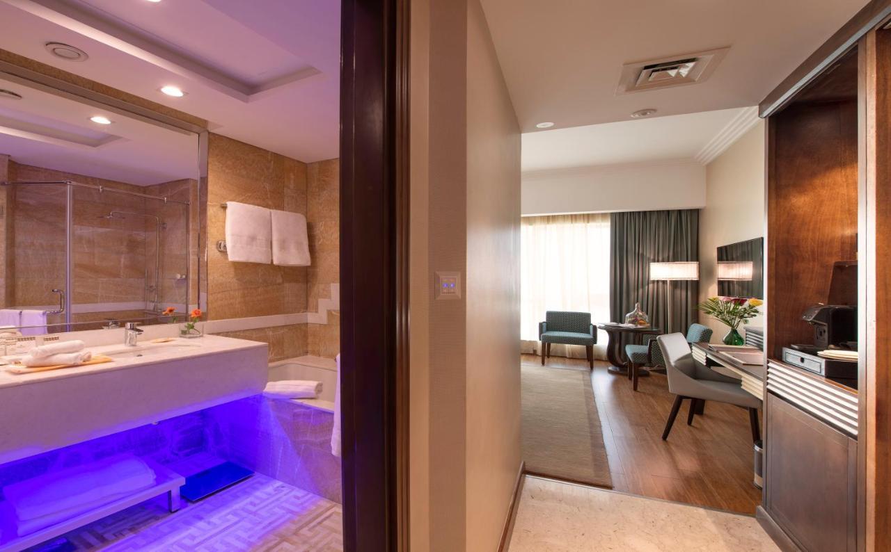 Deluxe Twin Room Marina View Early check 11am & late check-out at 4pm on food & beverage valid until 15 September 2026 only