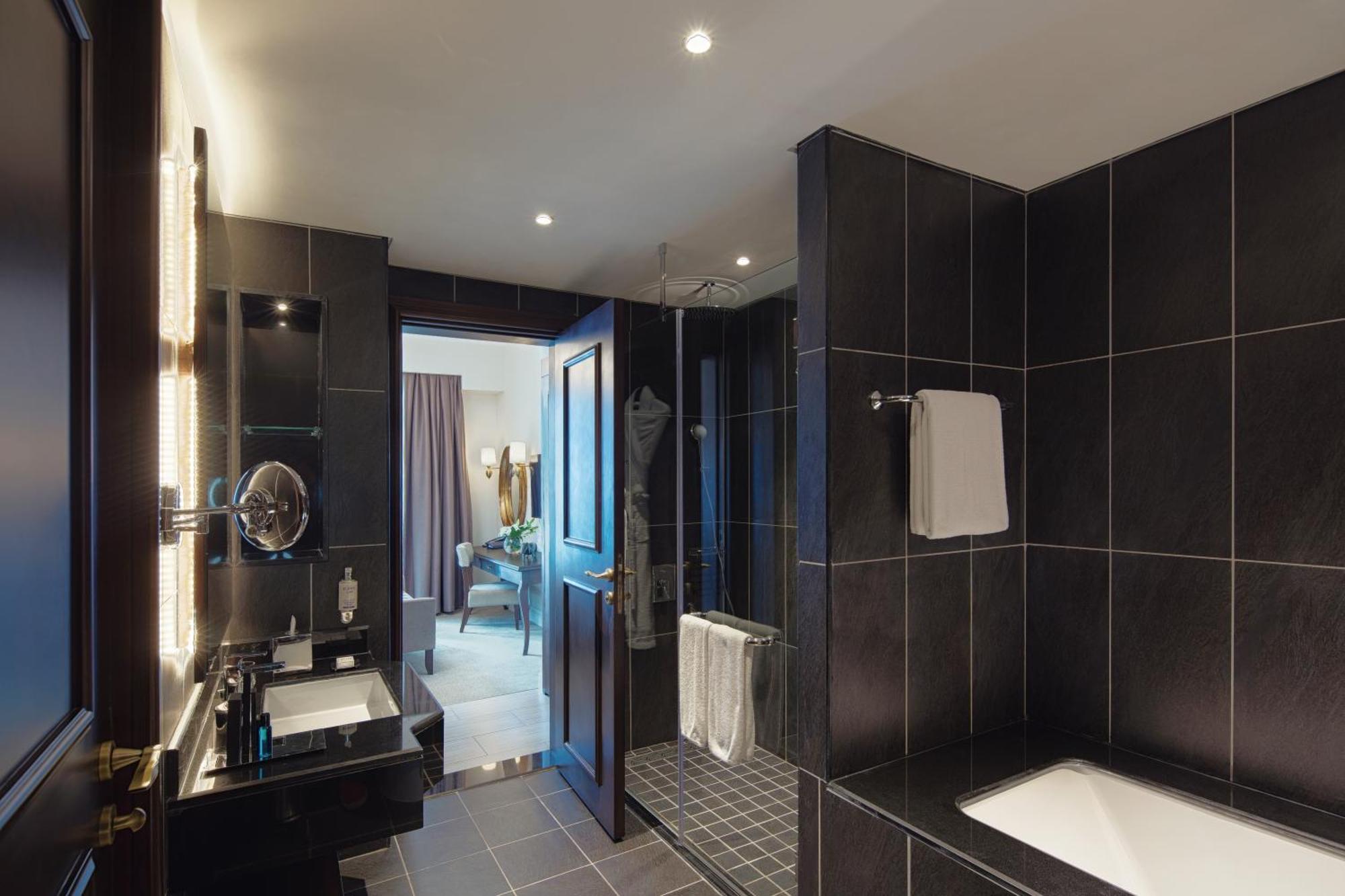 Deluxe Suite Executive Lounge Access Private Beach Infinity Pool Lazy River & Kids Club Access