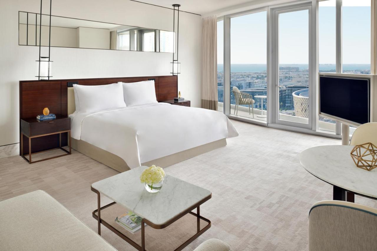 Junior Suite - Exclusive Access to Level 54 Infinity Pool & Club Lounge