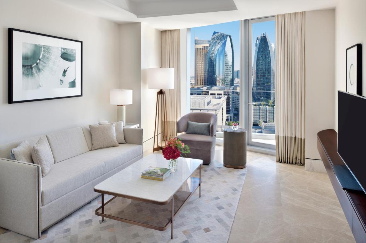 Executive Suite Sky View  - Exclusive Access to Level 54 Infinity Pool & Club Lounge